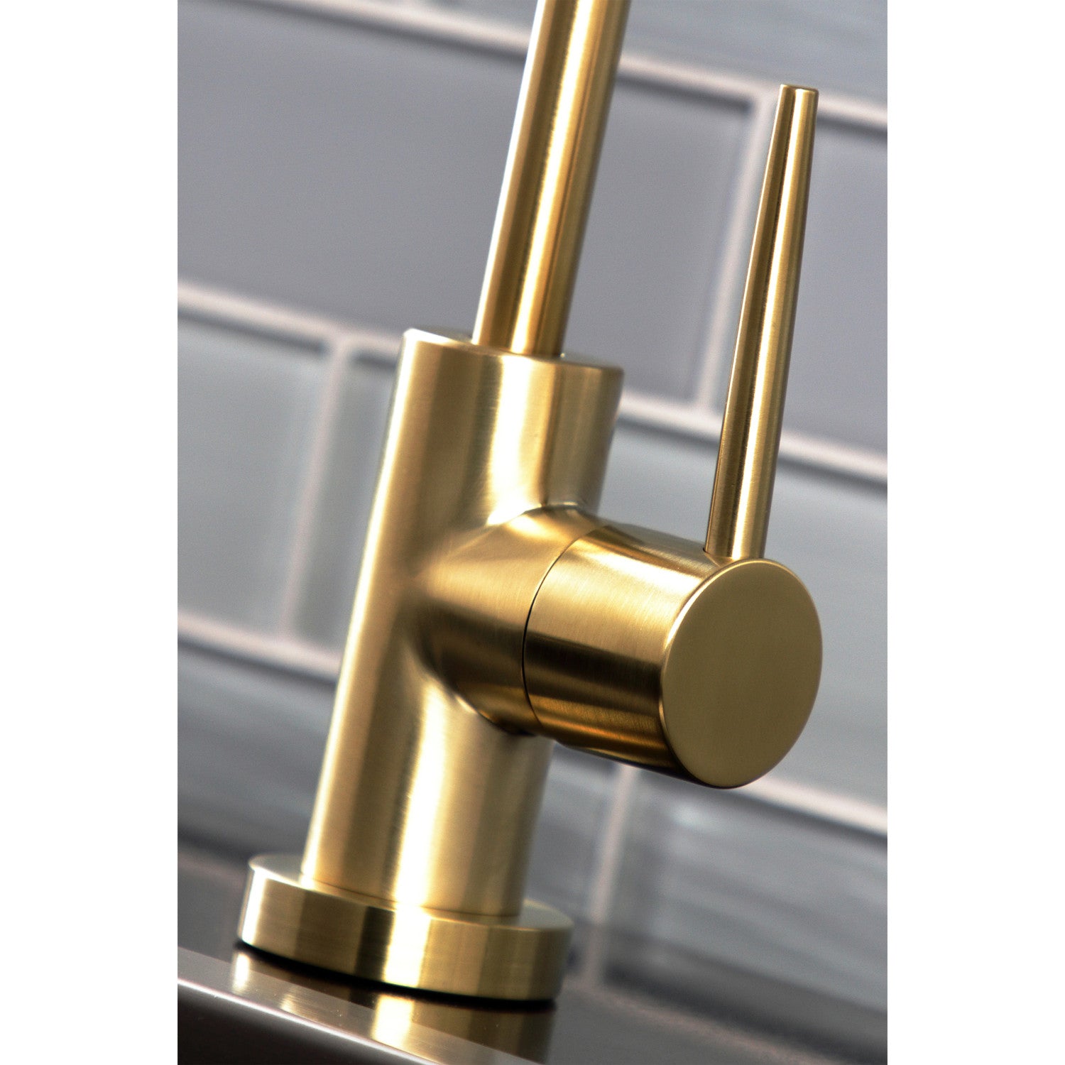 Kingston Sona KS6197NYL - New York Single-Handle 1-Hole Deck Mount Water Filtration Faucet, Brushed Brass — thumbnail 2
